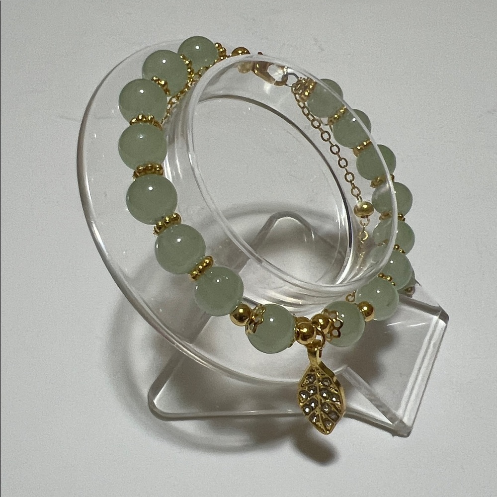 Gold and Green Jade Beaded Bracelet with Leaf Pendant - Picture 5 of 5